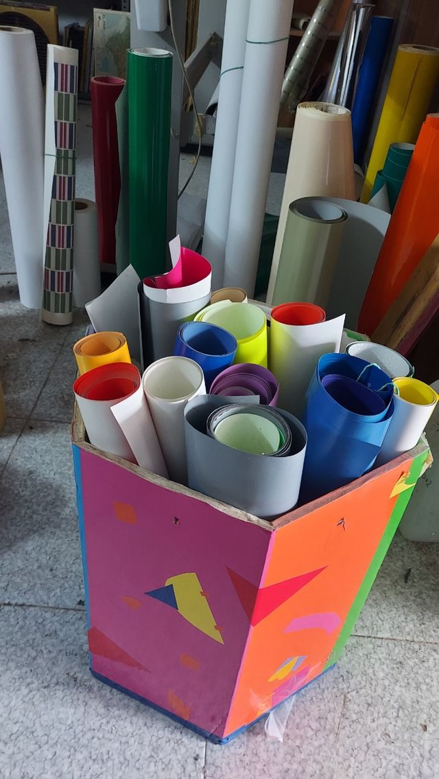 Plotter de corte y lote de vinilos