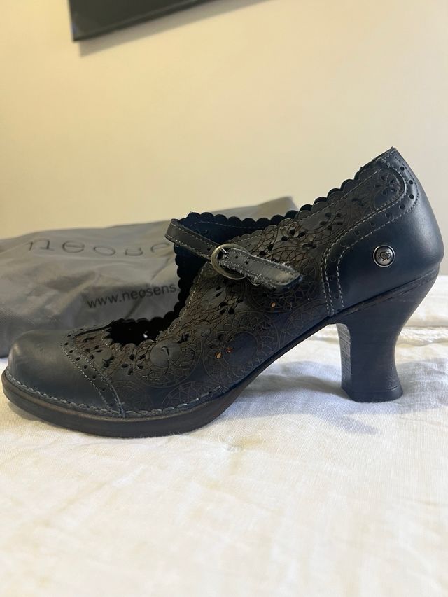 Preciosos zapatos neosens