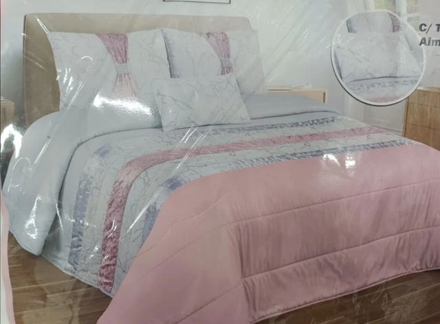 Edredón marmoleado rosa