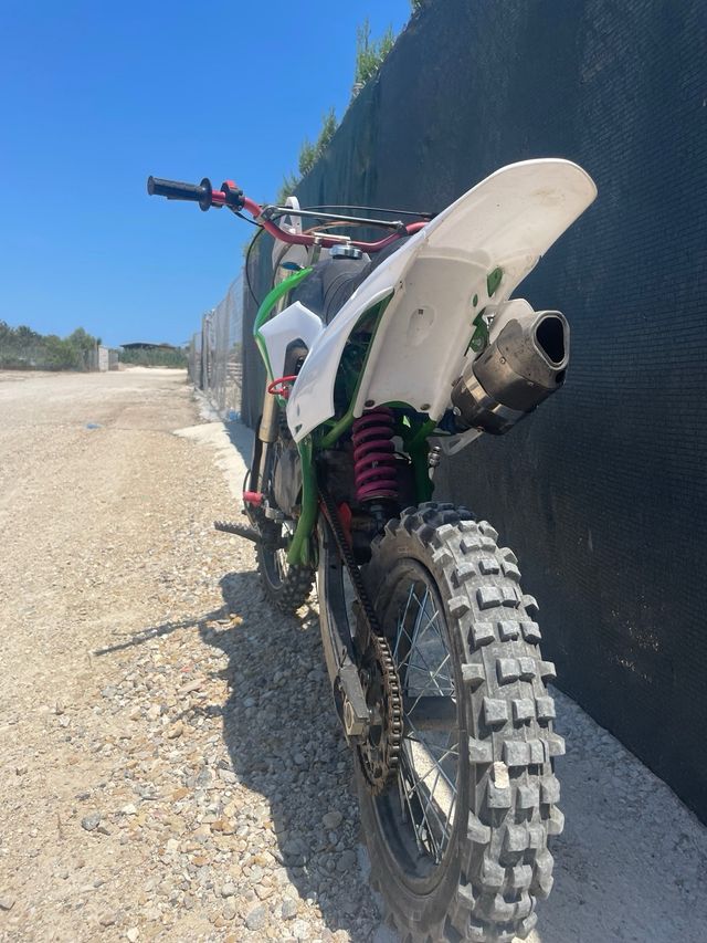 se vende pit bike 140