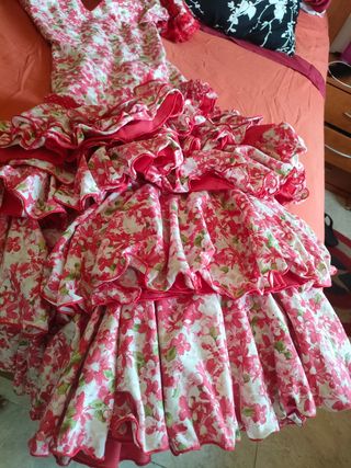 Vestido flamenca talla  32 con margen hasta 36
