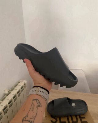 Yeezy Slides Slate Grey 