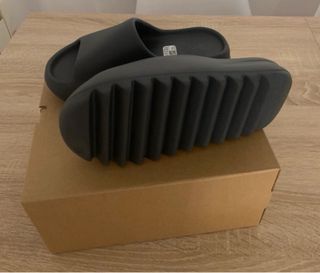 Yeezy Slides Slate Grey 
