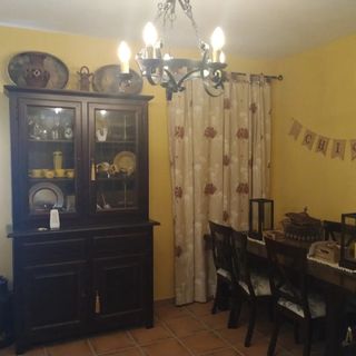 Conjunto de mesa y sillas