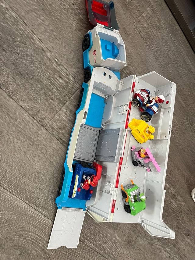 Camion patrulla canina