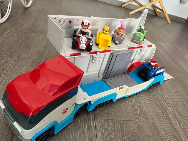 Camion patrulla canina