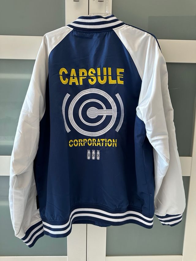 Chaqueta Dragon Ball Capsule Corp
