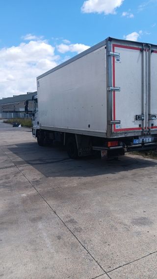 CAMION DE CARGA 8000KG EQUIPADO CON TERMOKING