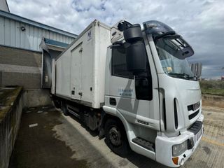 CAMION DE CARGA 8000KG EQUIPADO CON TERMOKING