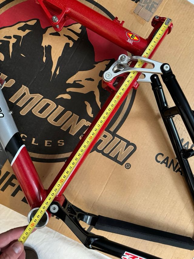 Cuadro rocky mountain slayer 26” En CAJA 