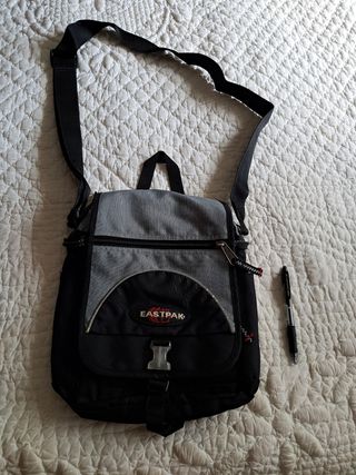 Bolso bandolera EASTPAK