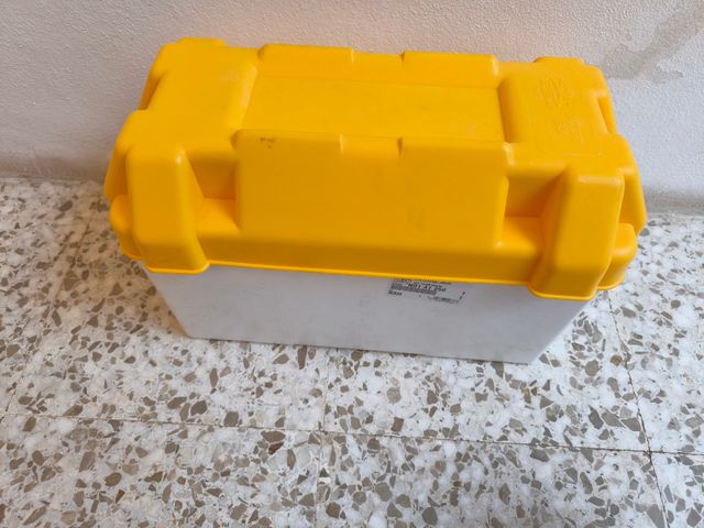Caja batería 12/24v
