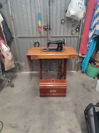 Maquina de coser ALFA