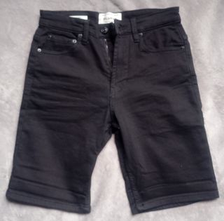 Bermuda PULL&BEAR vaquera corta + camiseta 