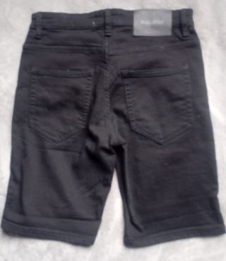 Bermuda PULL&BEAR vaquera corta + camiseta 