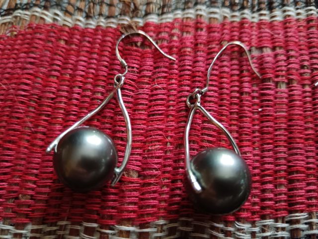 2 paia Orecchini perle nere e bianche