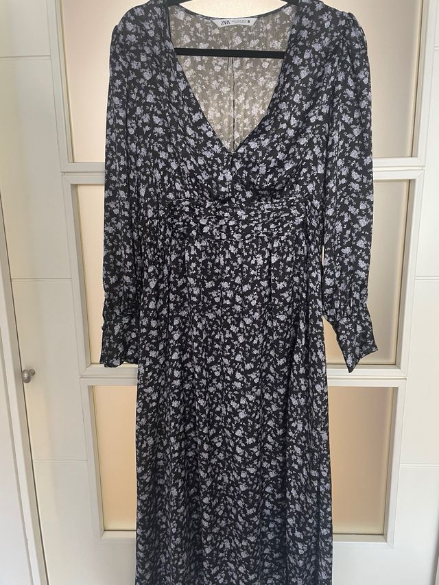 Vestido manga larga satinado Zara