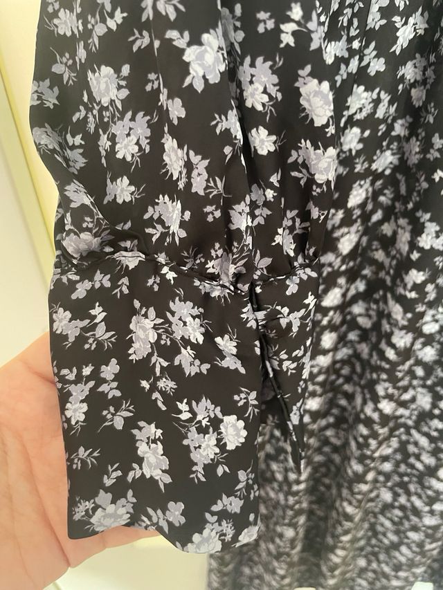 Vestido manga larga satinado Zara