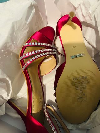 Sandalias guess