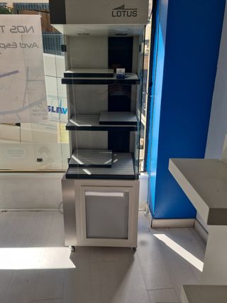 Expositor con ruedas tienda