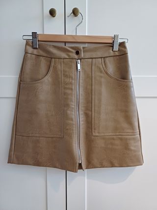 Falda efecto piel Stradivarius 