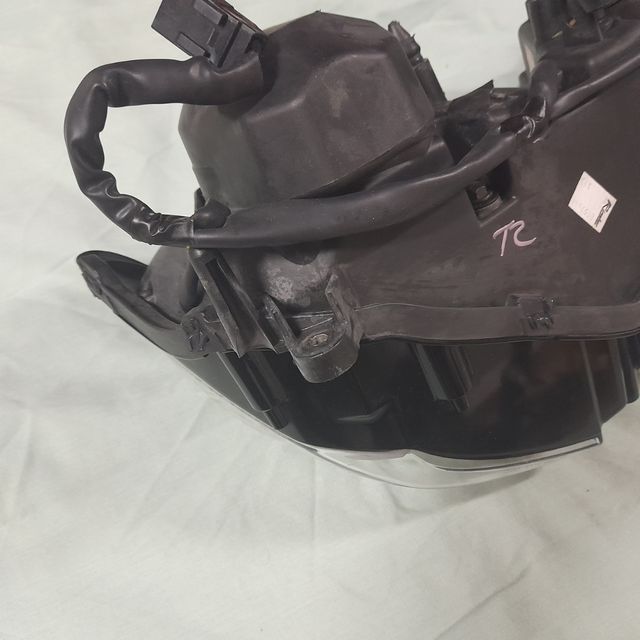 Faro delantero triumph daytona 675