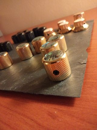 BOTONES METALICOS GUITARRA/BAJO