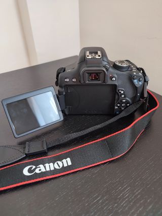 Canon 750D