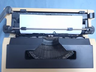 Maquina de escribir Olivetti