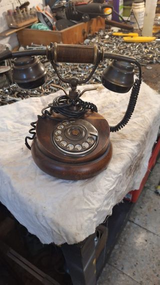 Teléfono antigüo