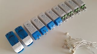 Varios transformadores y portalamparas GU5.3