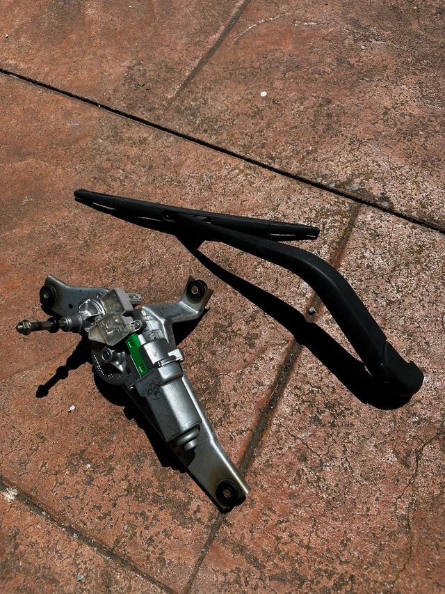 Limpiaparabrisas trasero nissan