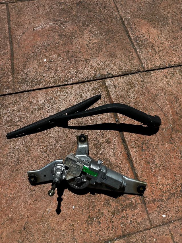 Limpiaparabrisas trasero nissan