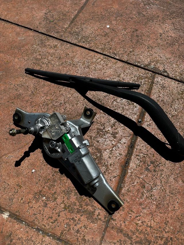 Limpiaparabrisas trasero nissan