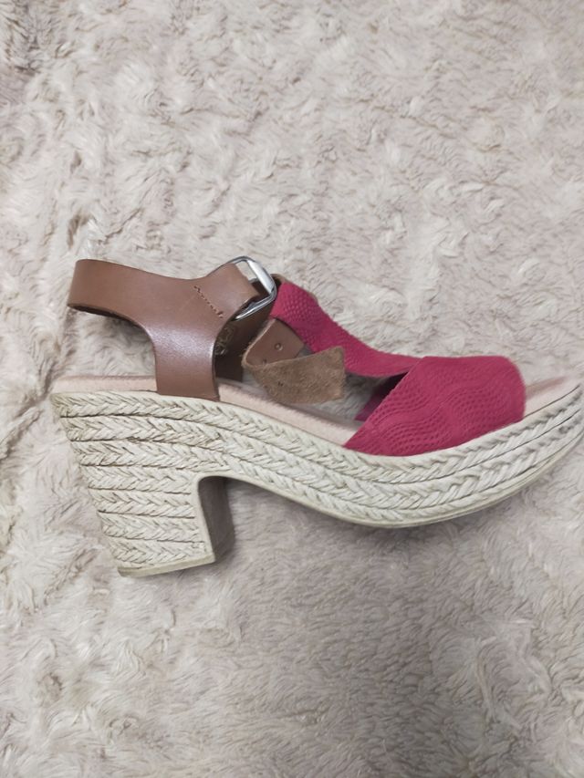 Sandalias piel y esparto