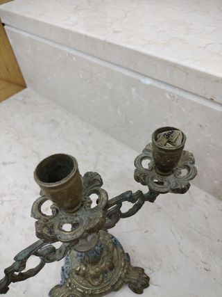 Vecchio candelabro in ottone