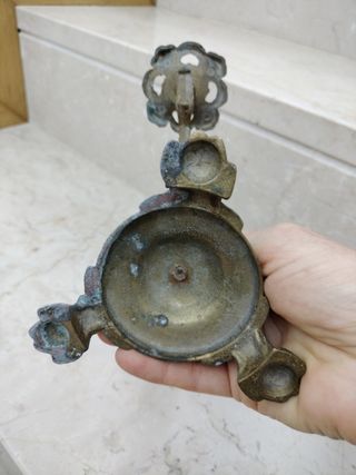 Vecchio candelabro in ottone