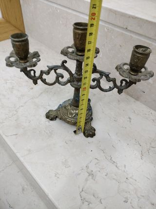 Vecchio candelabro in ottone