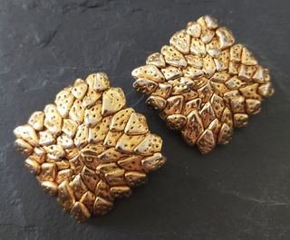 Pendientes brutalistas creadora Delphine Nardin