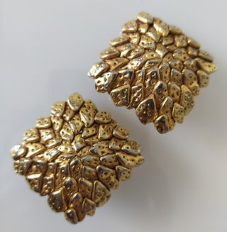 Pendientes brutalistas creadora Delphine Nardin
