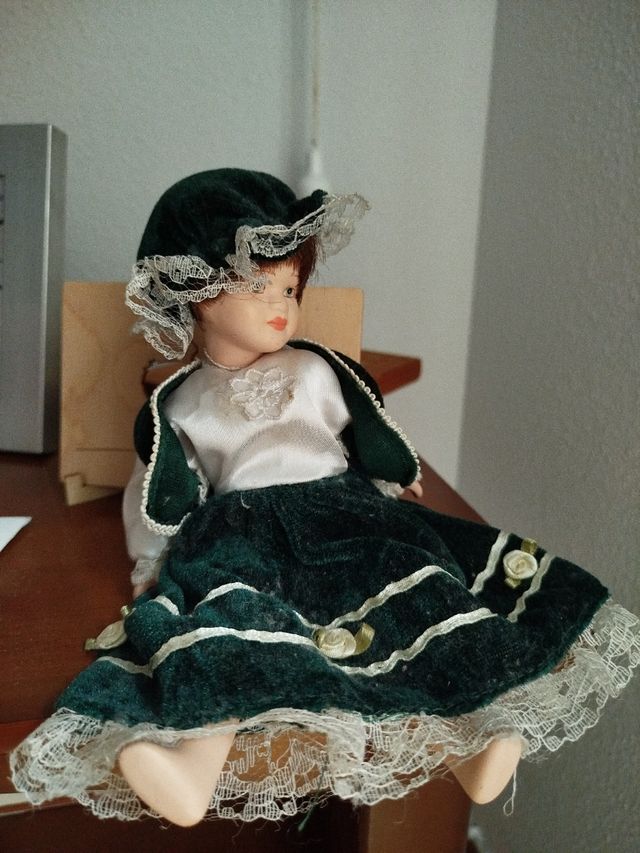 Muñeca porcelana
