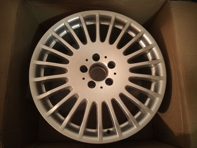 Llanta original mercedes