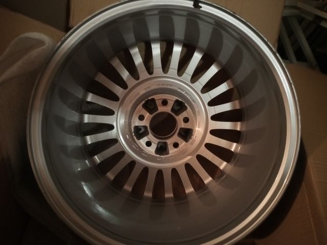 Llanta original mercedes