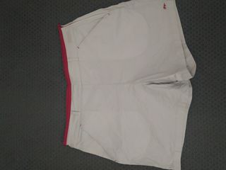 Pantalón corto con sobre falda 
