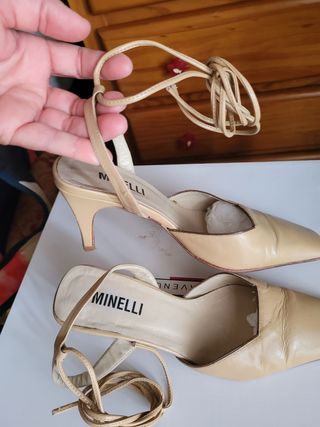 Zapato salón destalonado beige 