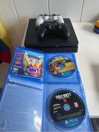 PS4, 2 Mandos y 2 Juegos