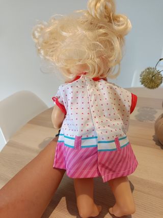 Muñeca plástico duro