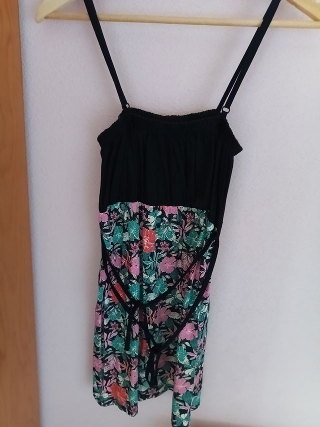 vestido verano negro con estampado floral NUEVO