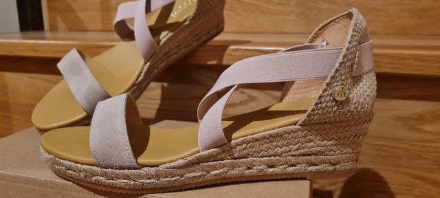 Sandalias a estrenar 