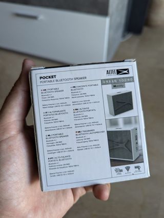 Altavoz portátil pequeño